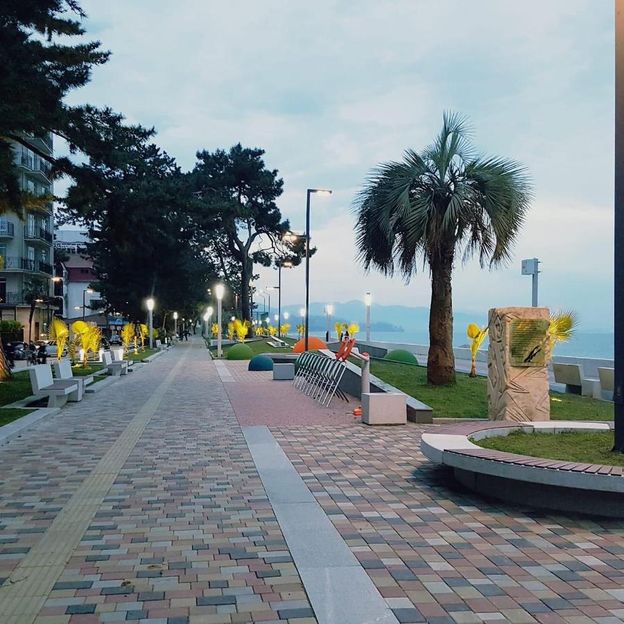 Twins Guest House By Black Sea Кобулети Екстериор снимка