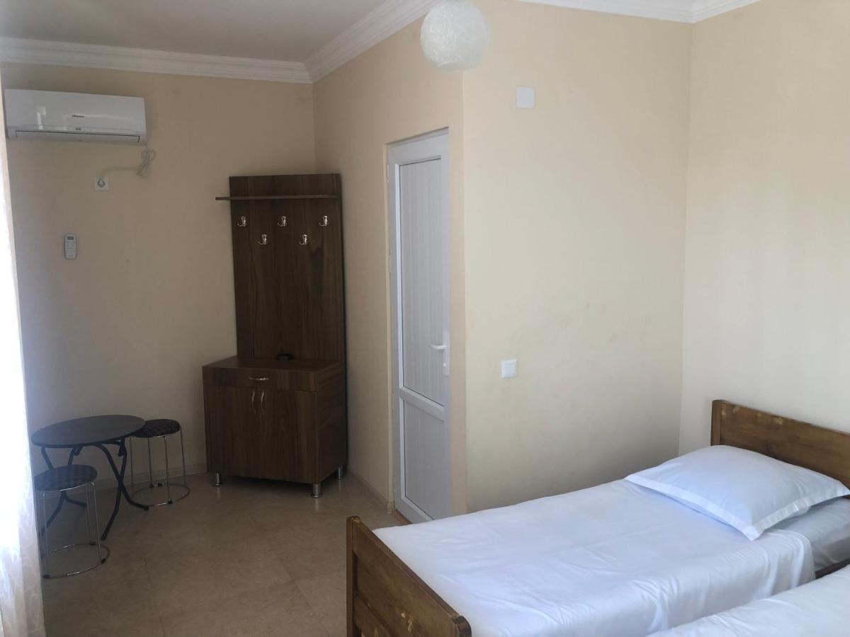Twins Guest House By Black Sea Кобулети Екстериор снимка