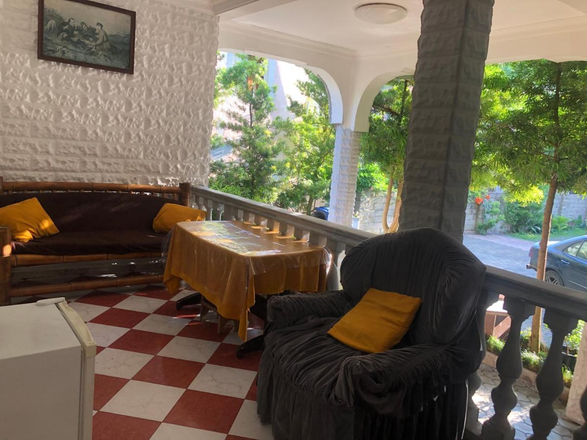 Twins Guest House By Black Sea Кобулети Екстериор снимка