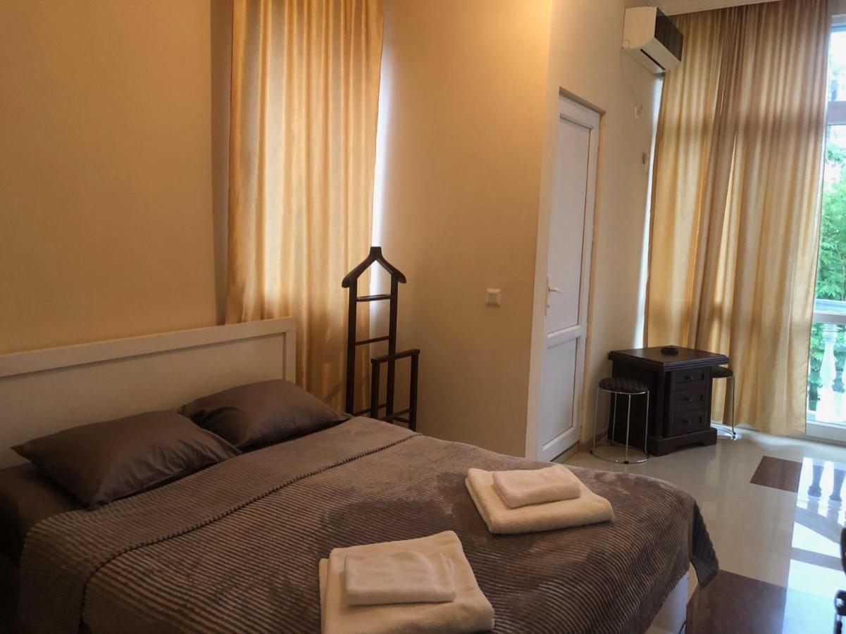 Twins Guest House By Black Sea Кобулети Екстериор снимка