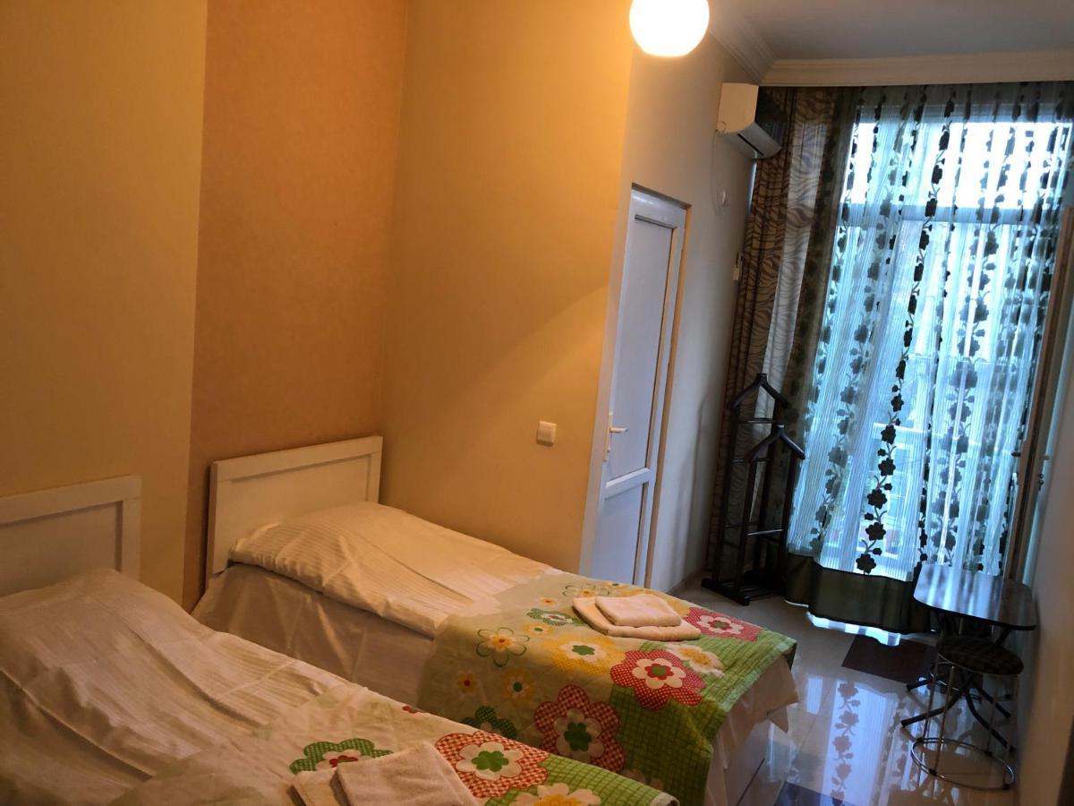 Twins Guest House By Black Sea Кобулети Екстериор снимка