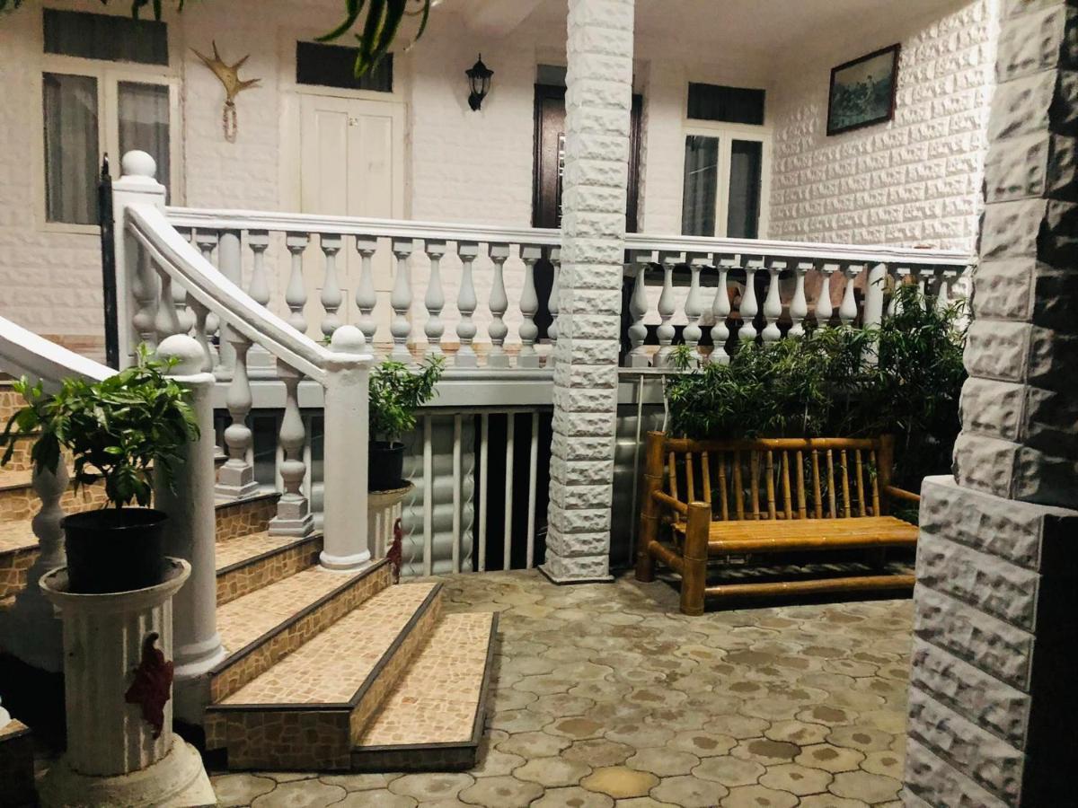 Twins Guest House By Black Sea Кобулети Екстериор снимка