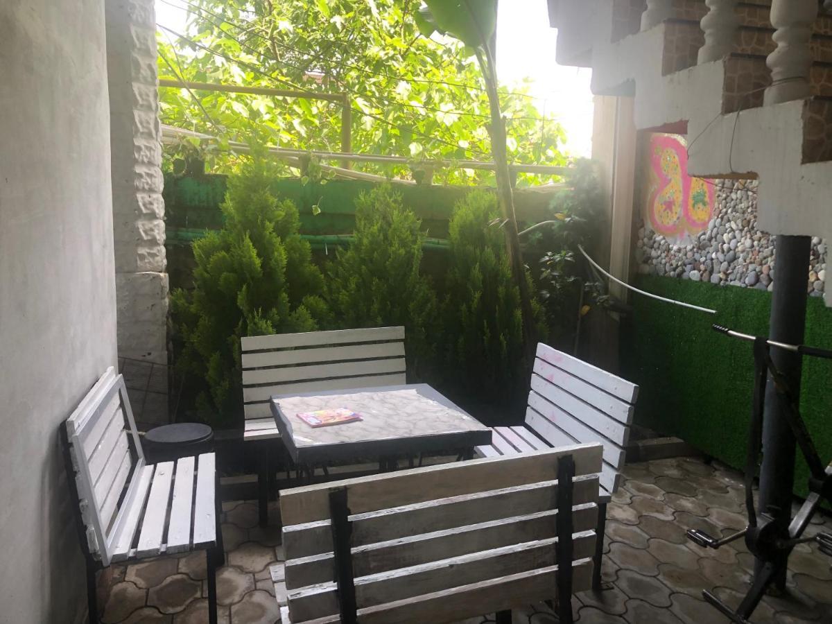 Twins Guest House By Black Sea Кобулети Екстериор снимка
