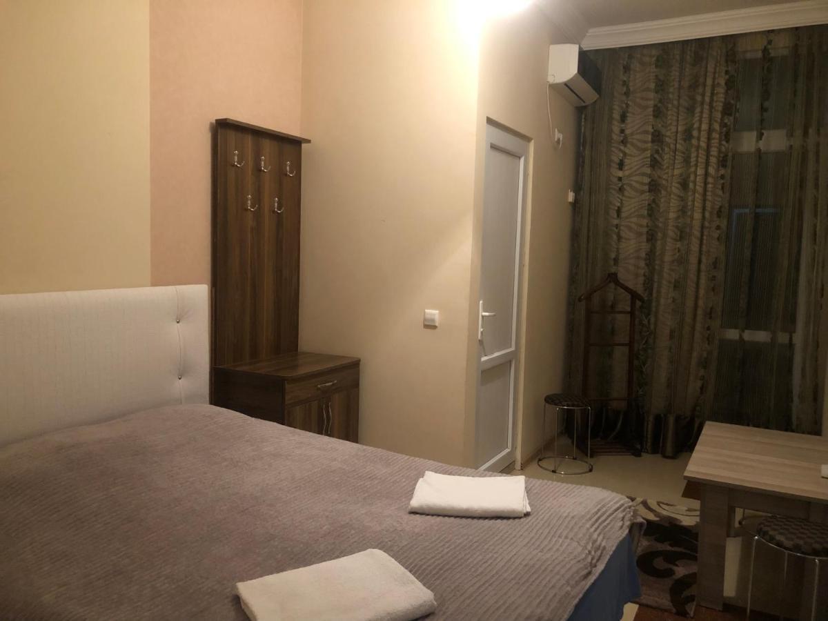 Twins Guest House By Black Sea Кобулети Екстериор снимка