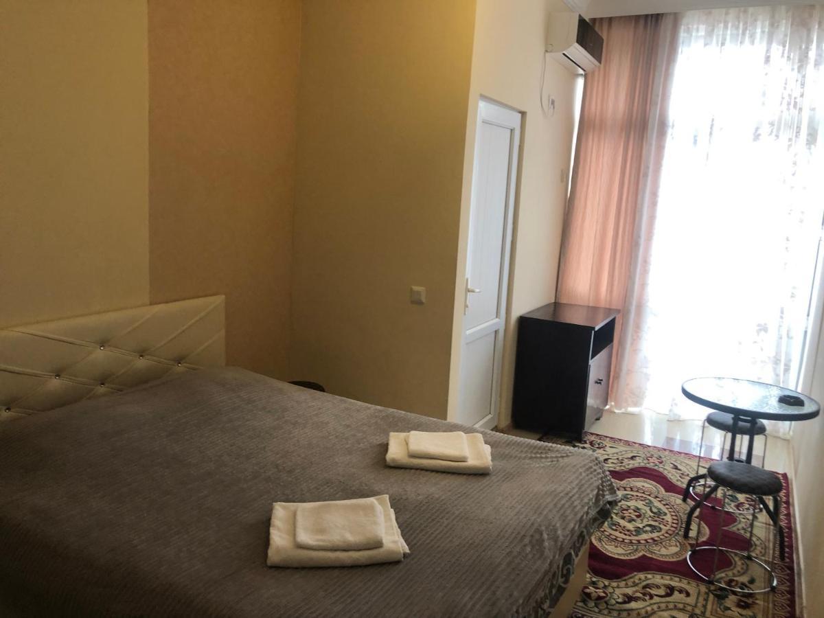 Twins Guest House By Black Sea Кобулети Екстериор снимка