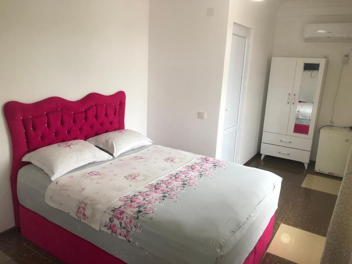 Twins Guest House By Black Sea Кобулети Екстериор снимка
