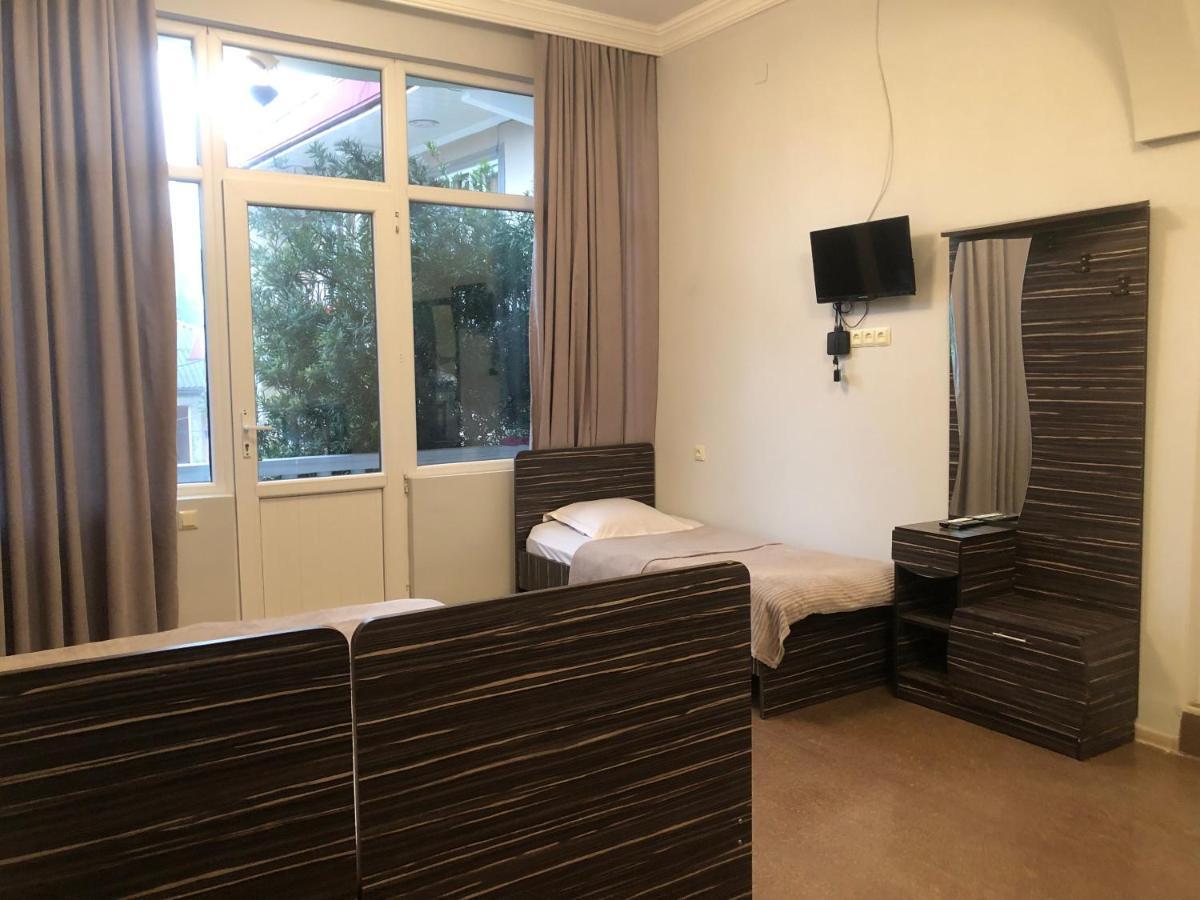 Twins Guest House By Black Sea Кобулети Екстериор снимка