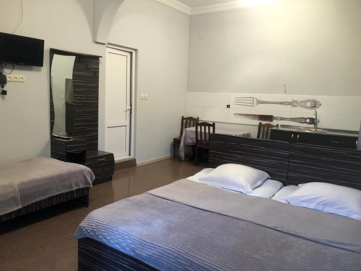 Twins Guest House By Black Sea Кобулети Екстериор снимка